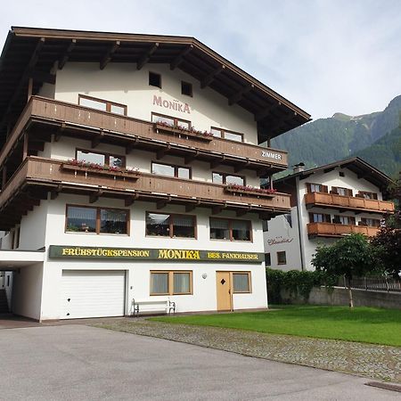 Haus Monika Und Haus Claudia Hotel Mayrhofen Bagian luar foto