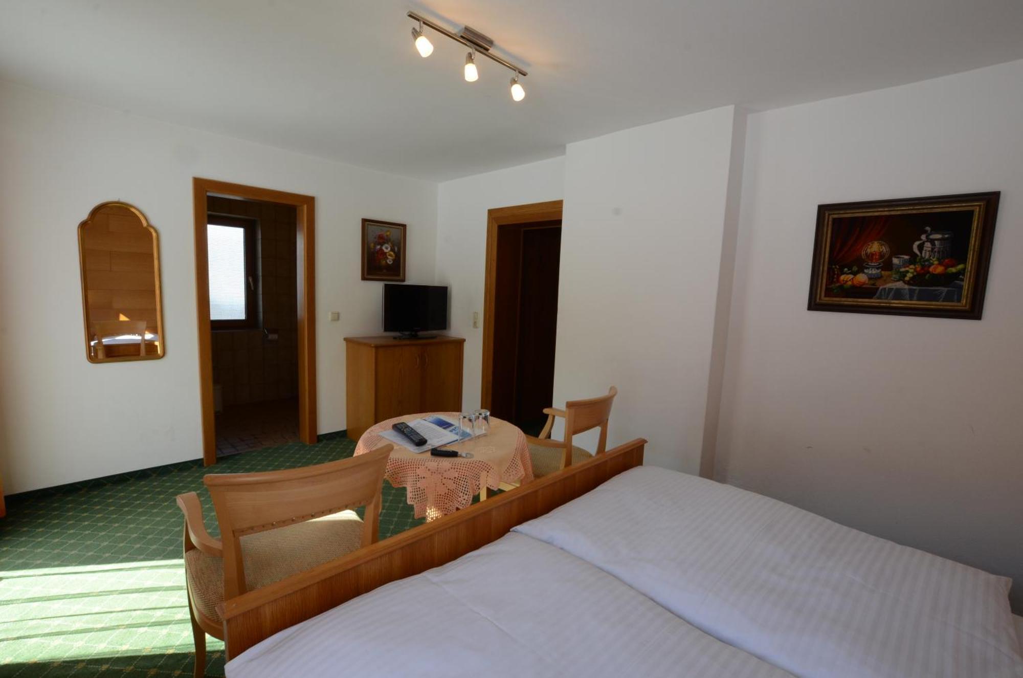 Haus Monika Und Haus Claudia Hotel Mayrhofen Bagian luar foto