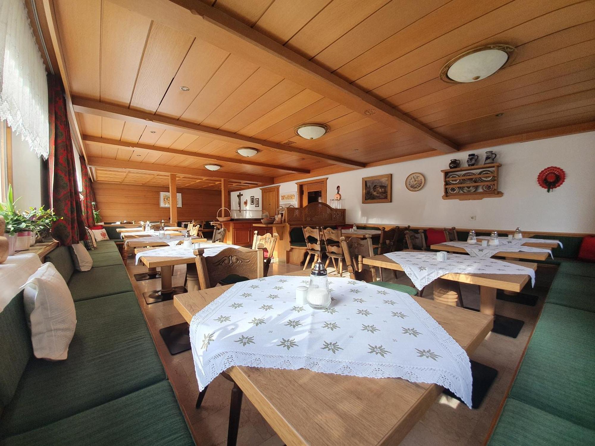 Haus Monika Und Haus Claudia Hotel Mayrhofen Bagian luar foto